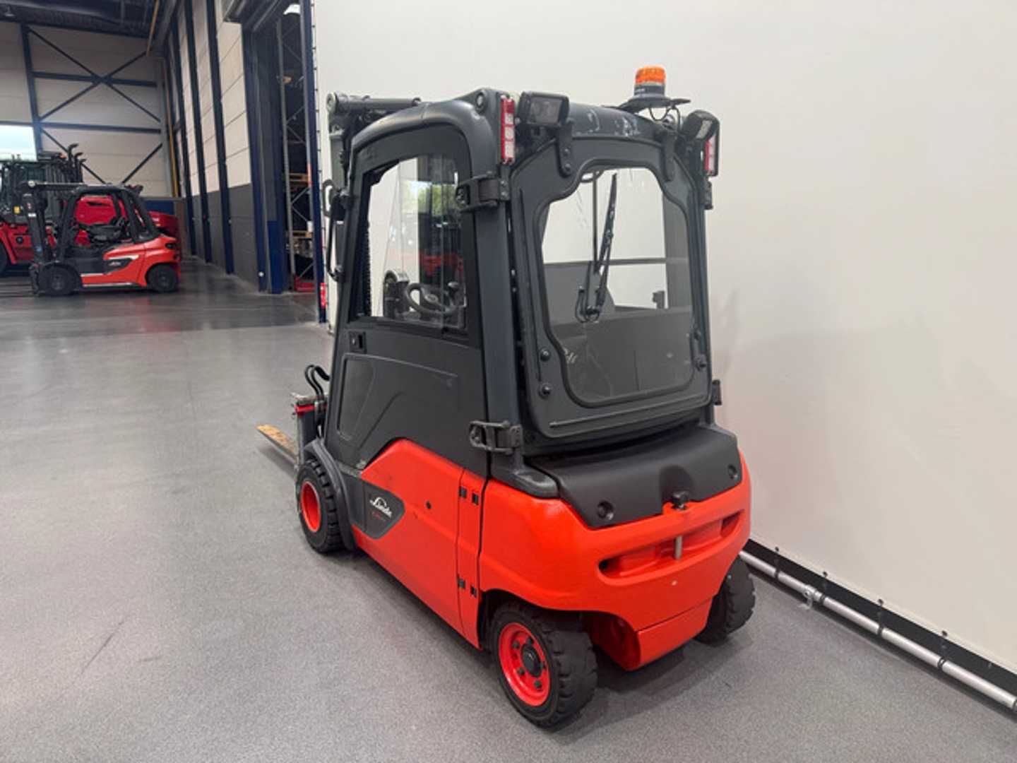 Used Forklift Linde E 20 PL-02 4 ratų šakinis krautuvas (Image 7) Used Forklift Linde E 20 PL-02 4 ratų šakinis krautuvas (Image 7)