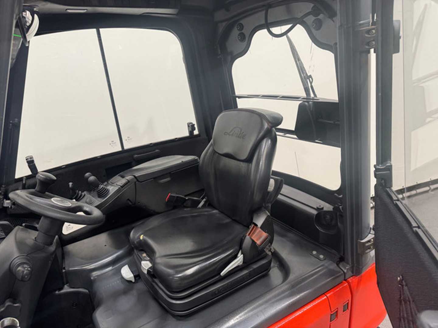 Used Forklift Linde E 20 PL-02 4 ratų šakinis krautuvas (Image 9) Used Forklift Linde E 20 PL-02 4 ratų šakinis krautuvas (Image 9)