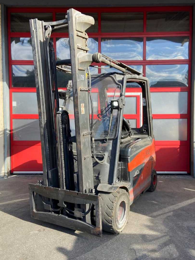 Used Forklift Linde E35HL-01 4 ratų šakinis krautuvas (Image 1) Used Forklift Linde E35HL-01 4 ratų šakinis krautuvas (Image 1)