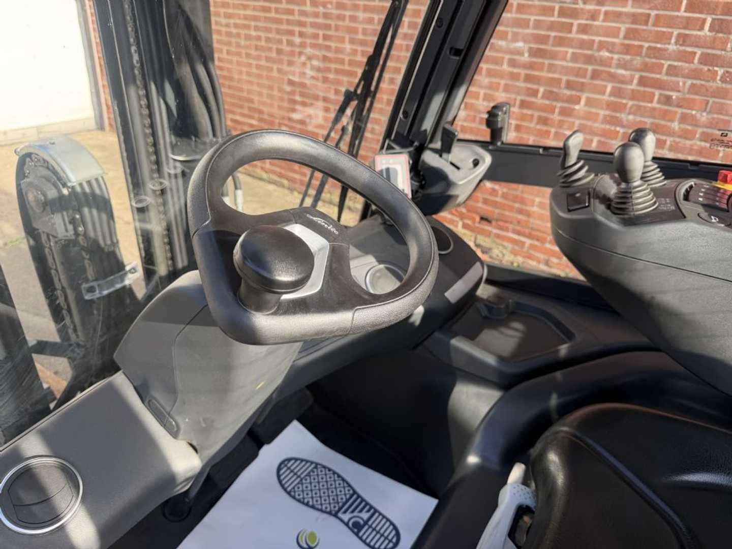 Used Forklift Linde E25-01 4 ratų šakinis krautuvas (Image 8) Used Forklift Linde E25-01 4 ratų šakinis krautuvas (Image 8)