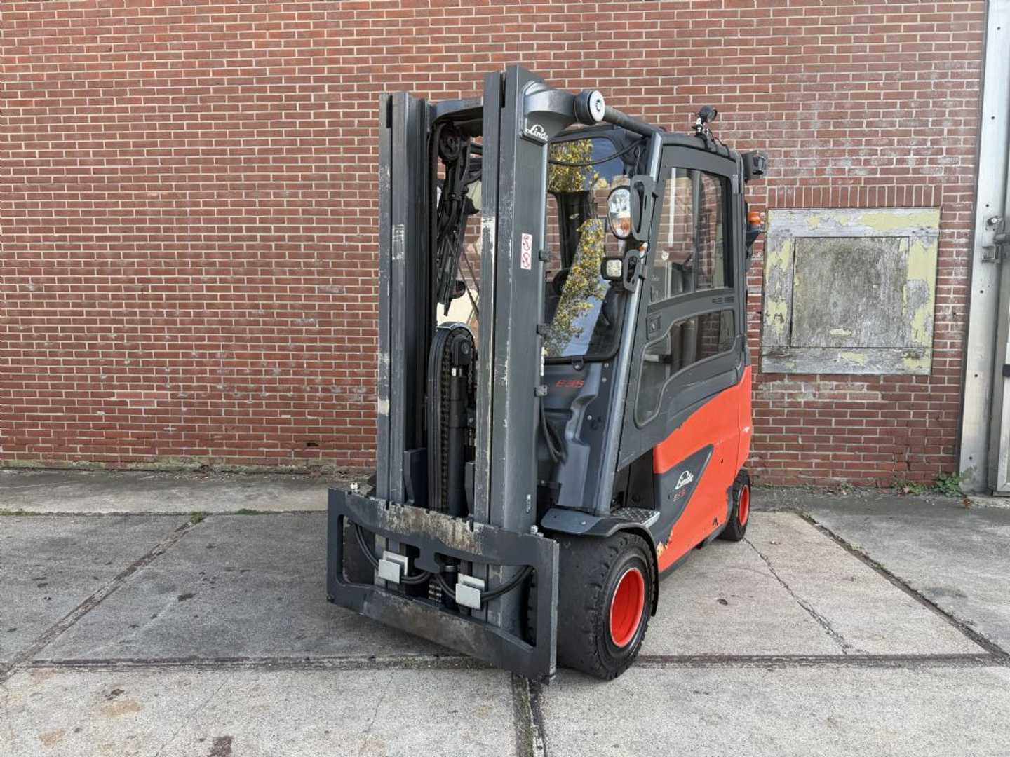 Used Forklift Linde E35HL-01 4 ratų šakinis krautuvas (Image 4) Used Forklift Linde E35HL-01 4 ratų šakinis krautuvas (Image 4)