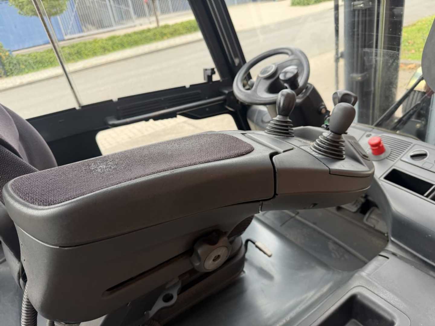 Used Forklift Linde E50HL-01 4 ratų šakinis krautuvas (Image 10) Used Forklift Linde E50HL-01 4 ratų šakinis krautuvas (Image 10)