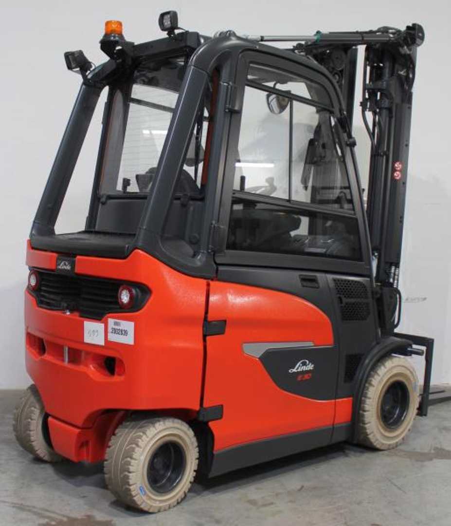 Used Forklift Linde E 30/600 H 1252 4 ratų šakinis krautuvas (Image 2) Used Forklift Linde E 30/600 H 1252 4 ratų šakinis krautuvas (Image 2)