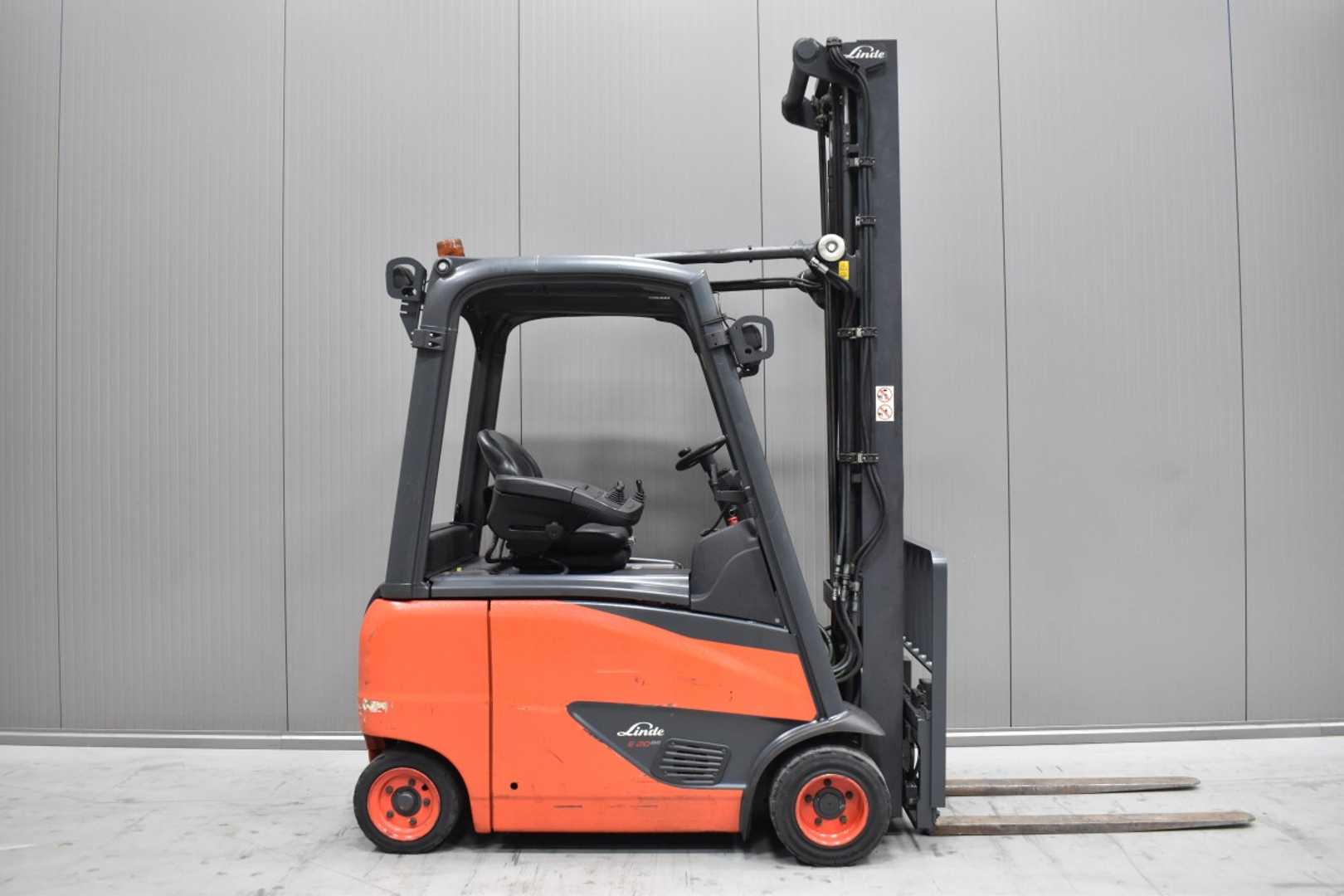 Used Forklift Linde E 20 PH - 02 /58599/ 4 ratų šakinis krautuvas (Image 3) Used Forklift Linde E 20 PH - 02 /58599/ 4 ratų šakinis krautuvas (Image 3)