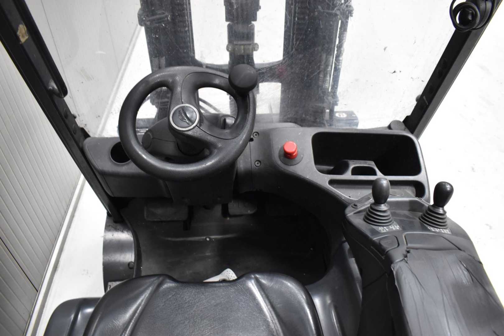 Used Forklift Linde E 25 L - 01 /58842/ 4 ratų šakinis krautuvas (Image 7) Used Forklift Linde E 25 L - 01 /58842/ 4 ratų šakinis krautuvas (Image 7)