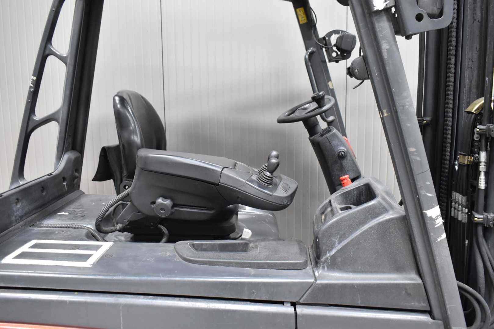 Used Forklift Linde E 25 L - 01 /58843/ 4 ratų šakinis krautuvas (Image 5) Used Forklift Linde E 25 L - 01 /58843/ 4 ratų šakinis krautuvas (Image 5)