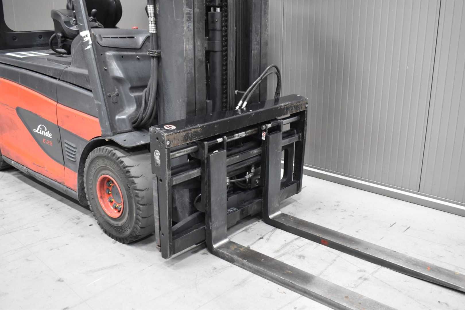 Used Forklift Linde E 25 L - 01 /58843/ 4 ratų šakinis krautuvas (Image 6) Used Forklift Linde E 25 L - 01 /58843/ 4 ratų šakinis krautuvas (Image 6)
