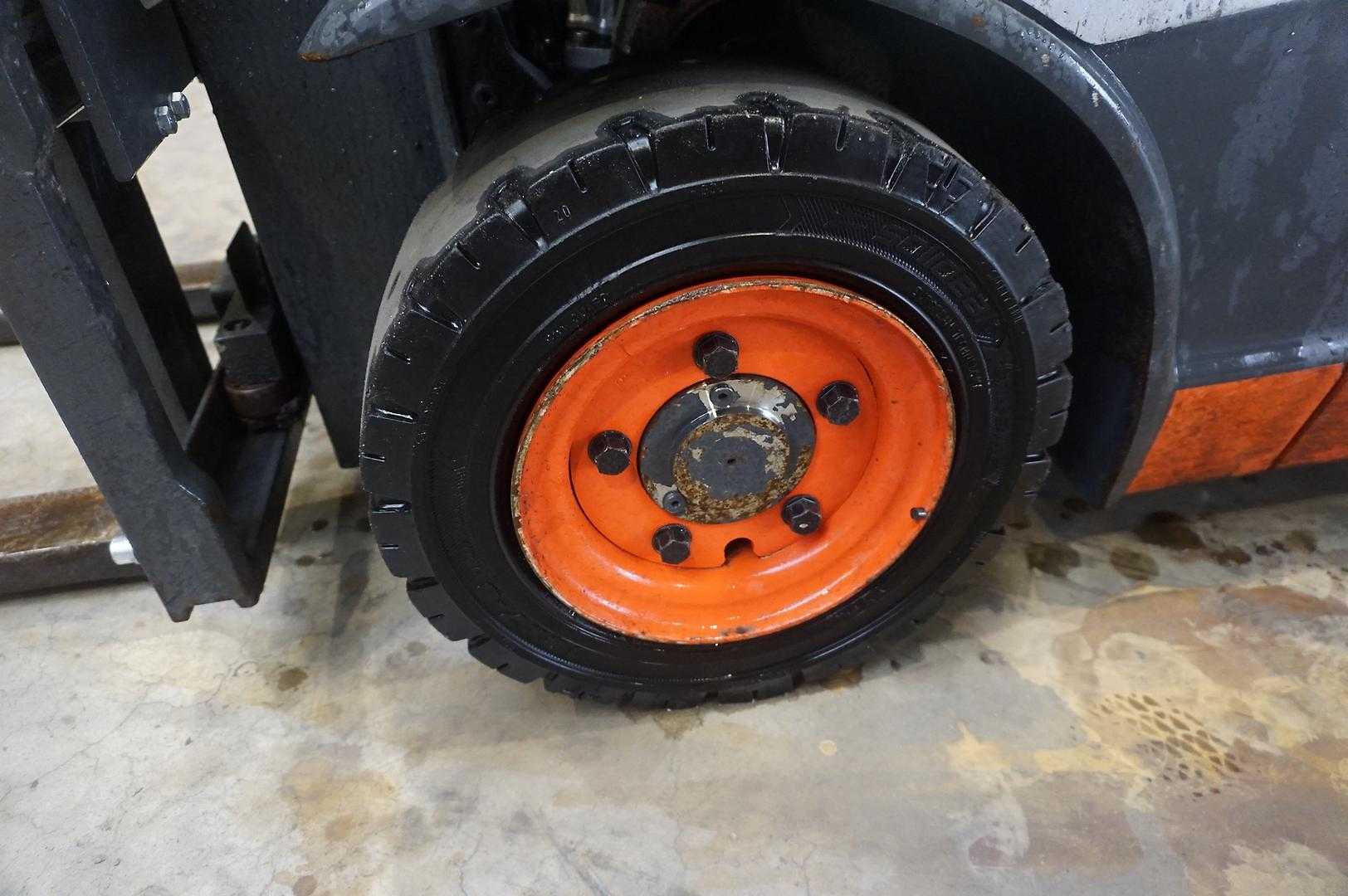 Used Forklift Linde E 16P-02 - Nur 1.821 Stunden 4 ratų šakinis krautuvas (Image 12) Used Forklift Linde E 16P-02 - Nur 1.821 Stunden 4 ratų šakinis krautuvas (Image 12)