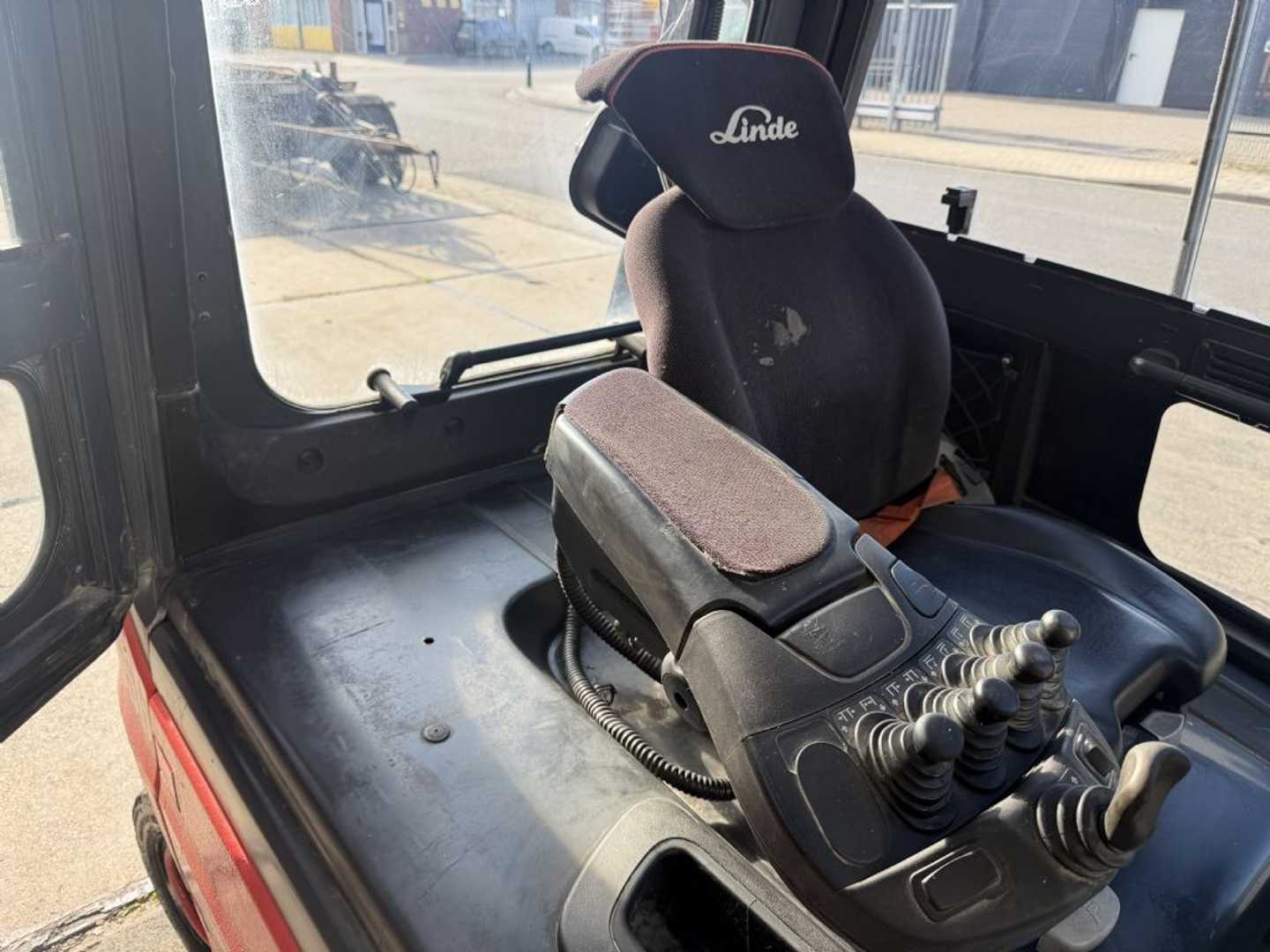 Used Forklift Linde E25L-01 4 ratų šakinis krautuvas (Image 9)
