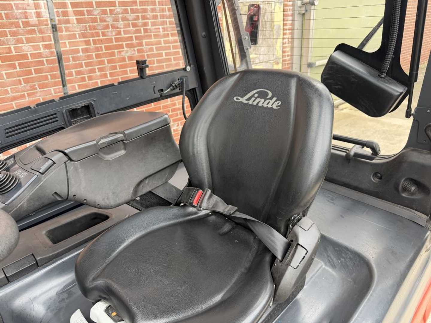Used Forklift Linde E35HL-01 4 ratų šakinis krautuvas (Image 7) Used Forklift Linde E35HL-01 4 ratų šakinis krautuvas (Image 7)