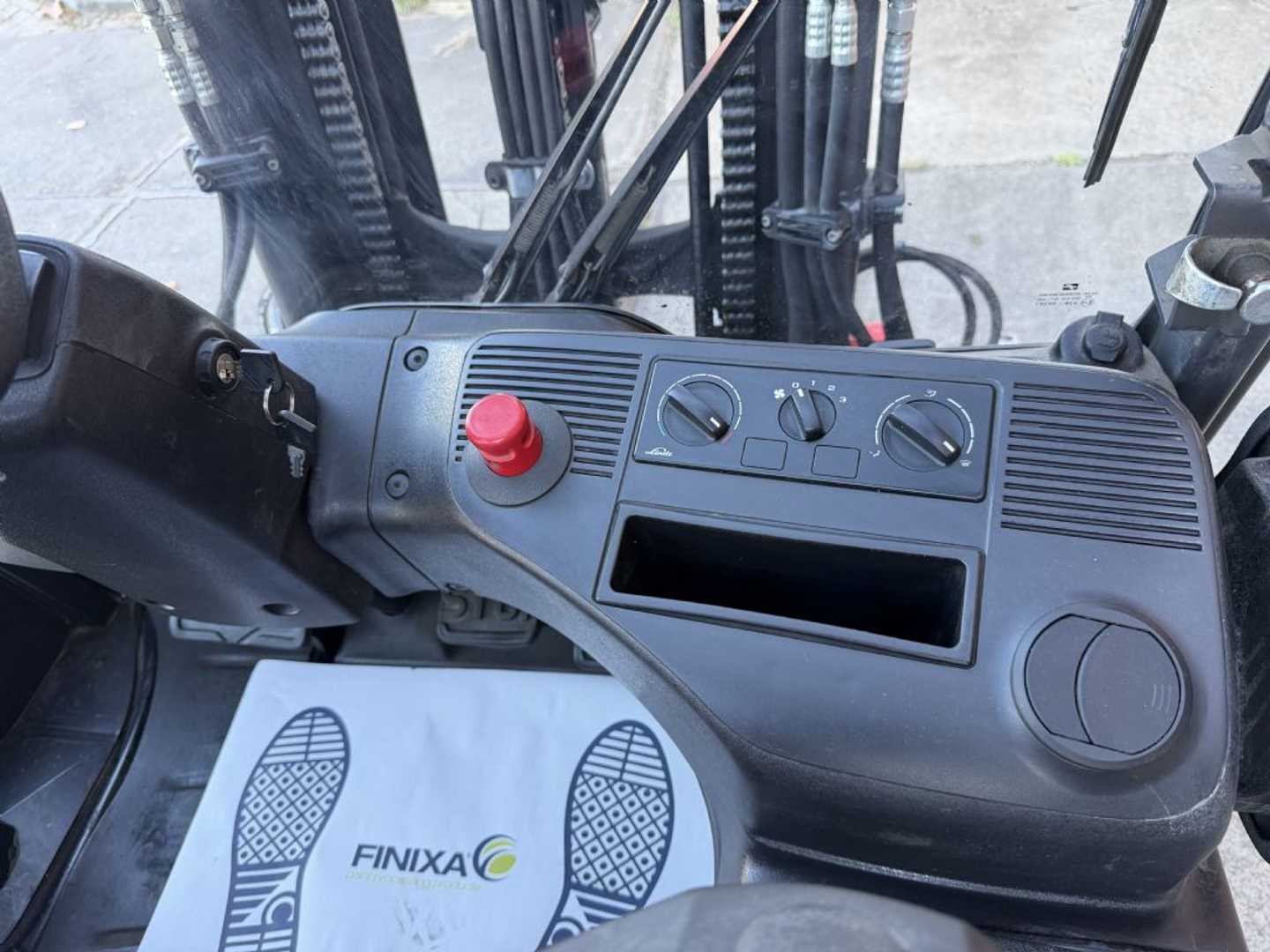 Used Forklift Linde E30L-01 4 ratų šakinis krautuvas (Image 10) Used Forklift Linde E30L-01 4 ratų šakinis krautuvas (Image 10)