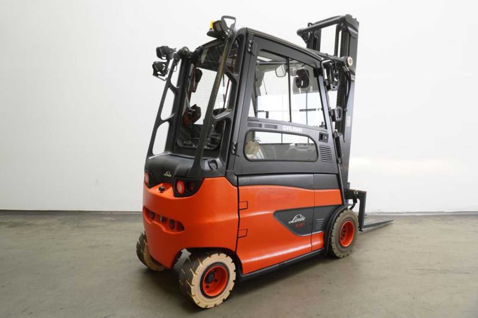Used Forklift Linde E 30/600 HL 4 ratų šakinis krautuvas (Image 2) Used Forklift Linde E 30/600 HL 4 ratų šakinis krautuvas (Image 2)