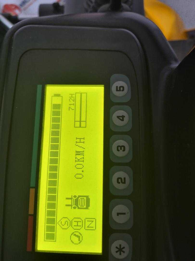 Used Forklift MB EFL352 4 ratų šakinis krautuvas (Image 5) Used Forklift MB EFL352 4 ratų šakinis krautuvas (Image 5)