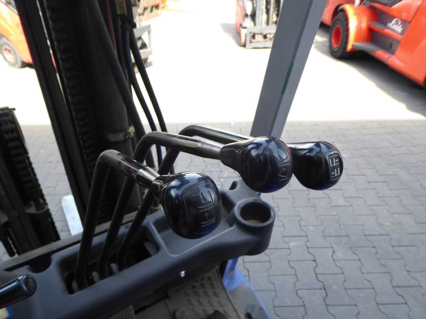 Used Forklift Mitsubishi FB25K-PAC 4 ratų šakinis krautuvas (Image 4)