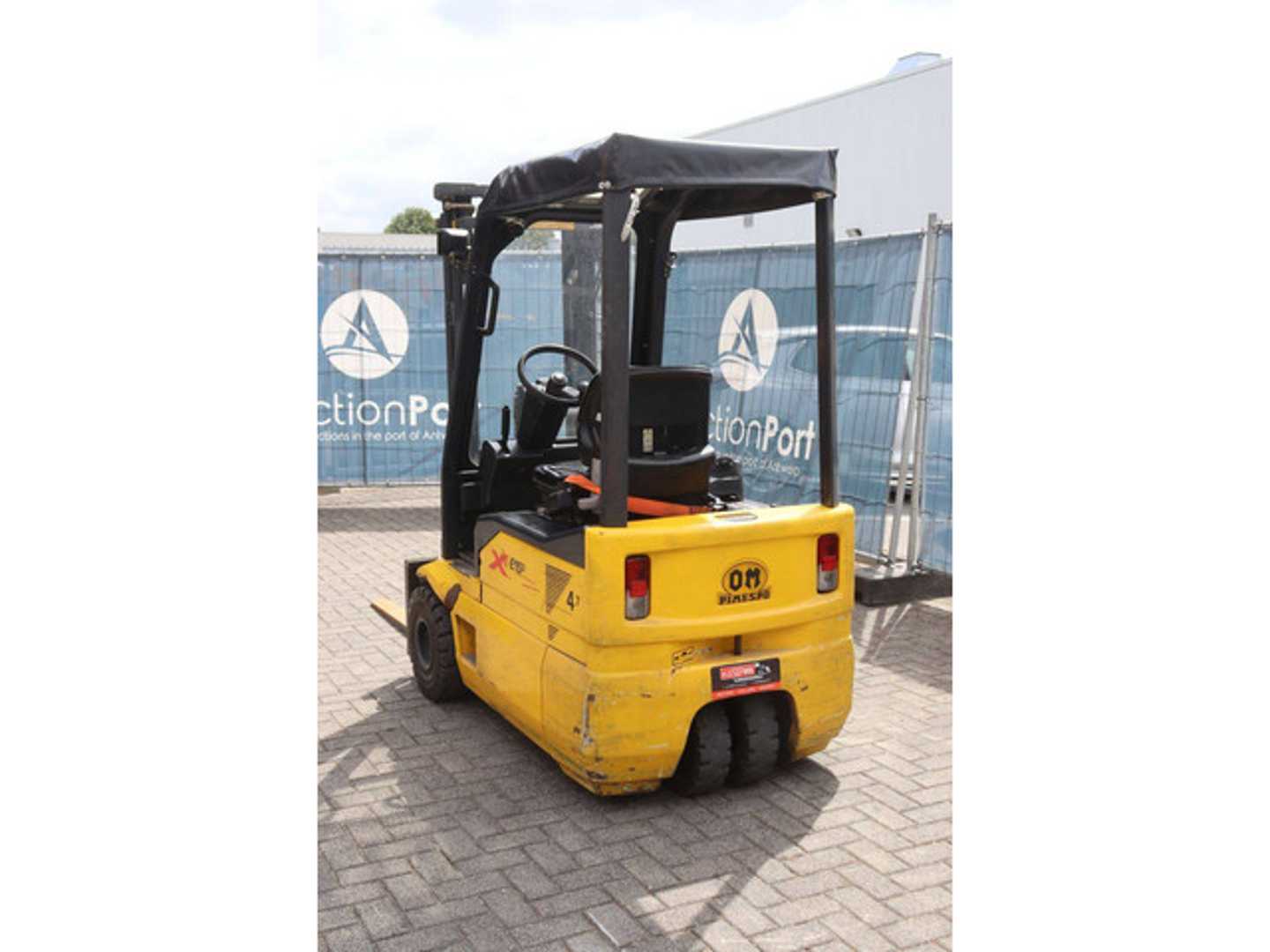 Used Forklift OM Carrelli XE 15-3 4 ratų šakinis krautuvas (Image 4) Used Forklift OM Carrelli XE 15-3 4 ratų šakinis krautuvas (Image 4)