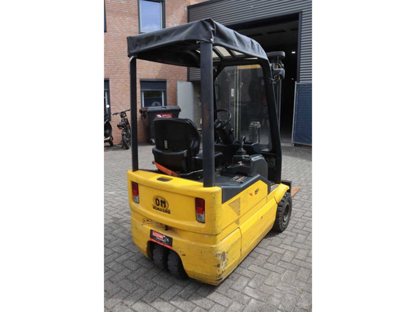 Used Forklift OM Carrelli XE 15-3 4 ratų šakinis krautuvas (Image 6) Used Forklift OM Carrelli XE 15-3 4 ratų šakinis krautuvas (Image 6)