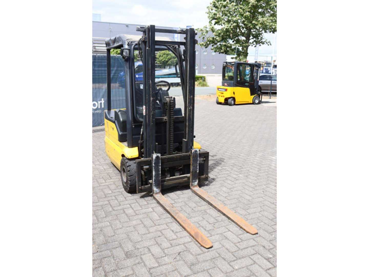 Used Forklift OM Carrelli XE 15-3 4 ratų šakinis krautuvas (Image 7) Used Forklift OM Carrelli XE 15-3 4 ratų šakinis krautuvas (Image 7)
