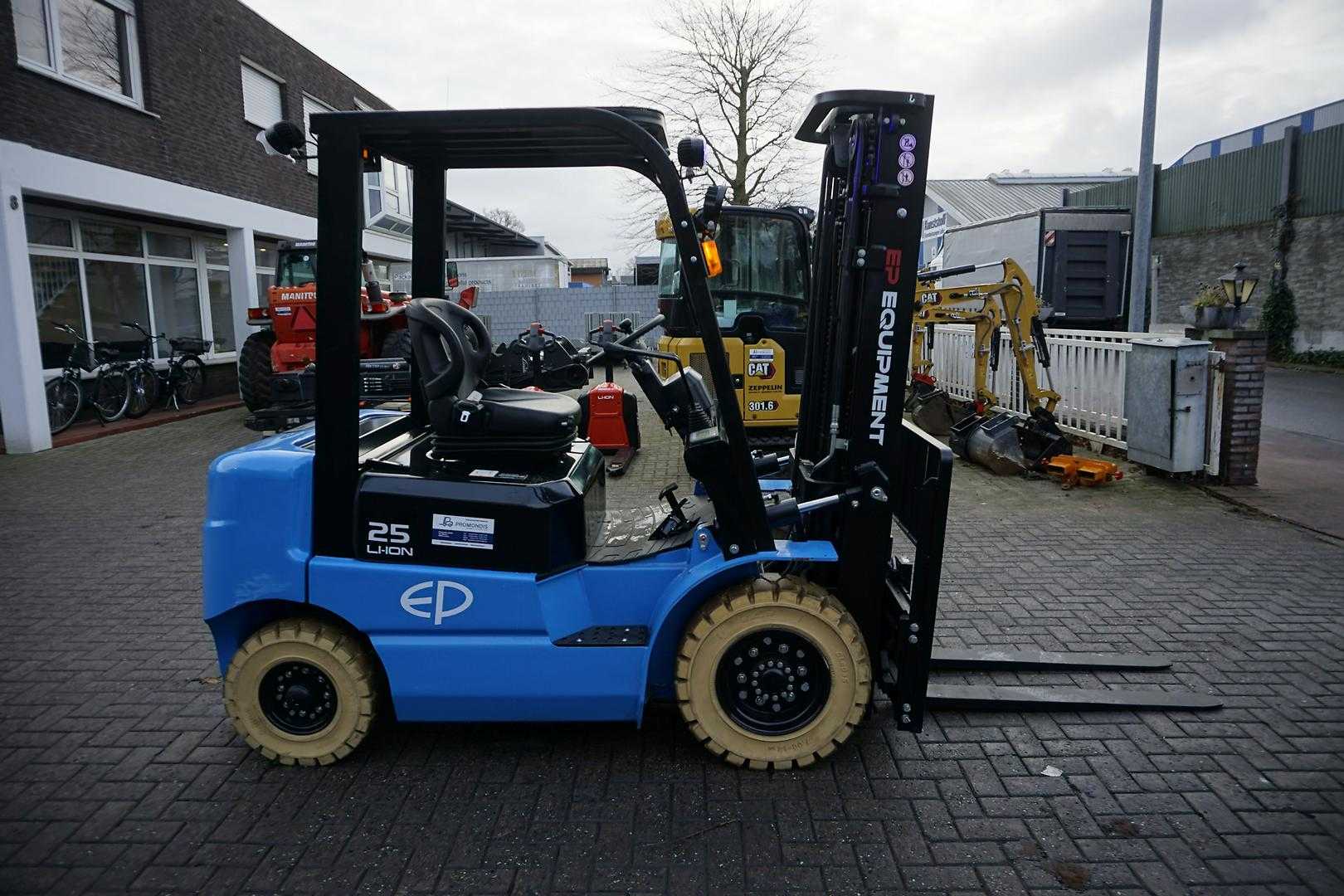 Used Forklift Other EFL 252 BL 4 ratų šakinis krautuvas (Image 3)