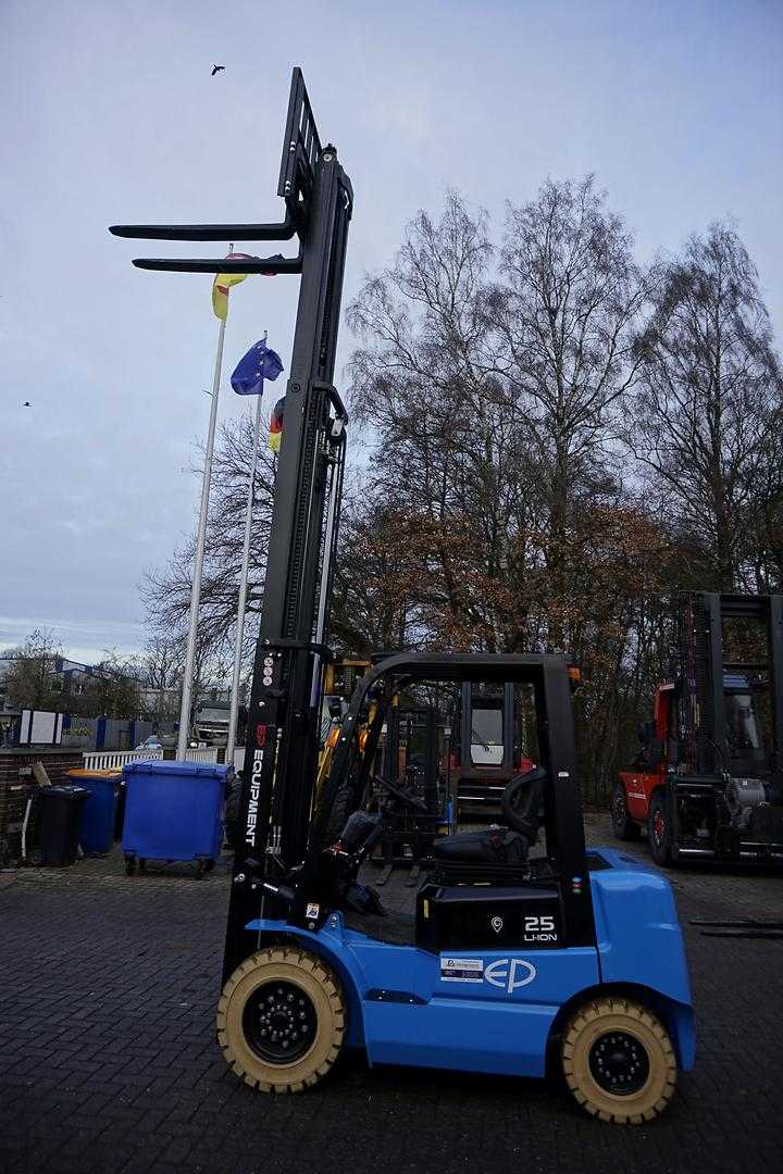 Used Forklift Other EFL 252 BL 4 ratų šakinis krautuvas (Image 11)