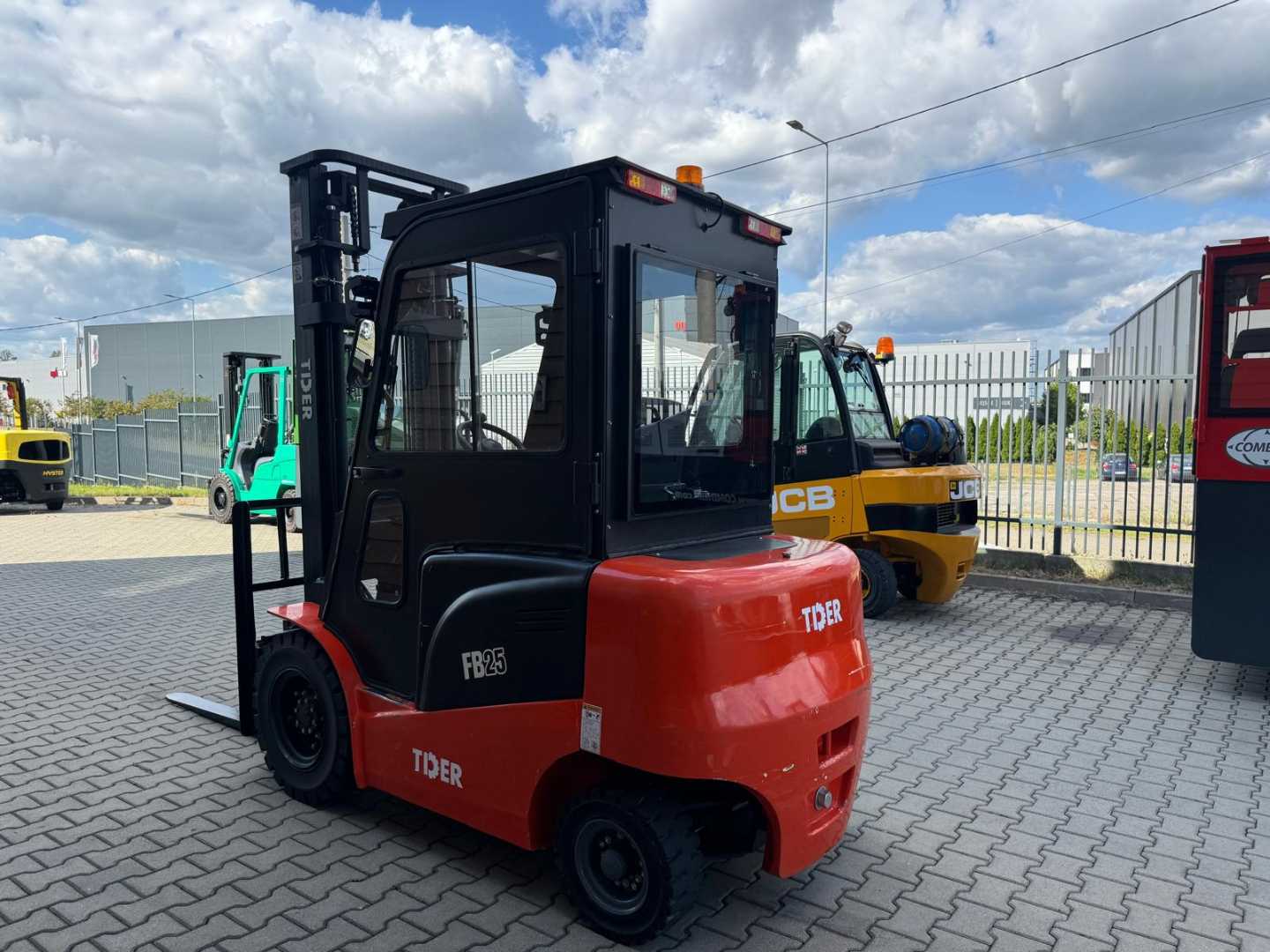 Used Forklift Other TIDER FB25 // Lithium ion battery 4 ratų šakinis krautuvas (Image 3) Used Forklift Other TIDER FB25 // Lithium ion battery 4 ratų šakinis krautuvas (Image 3)