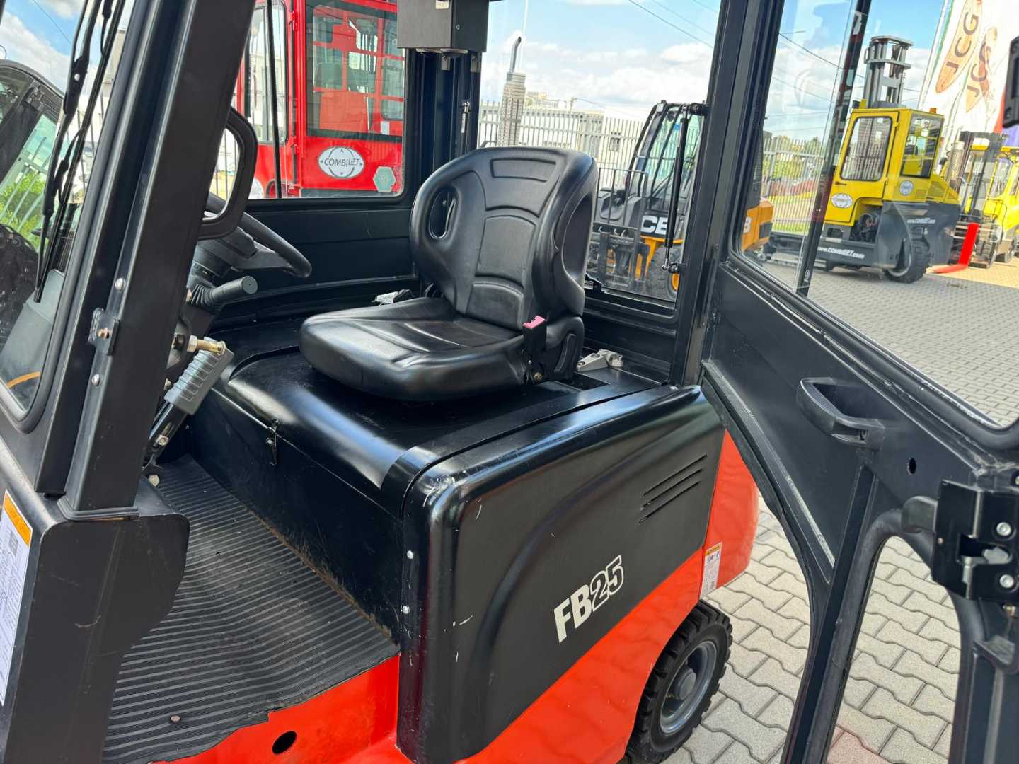 Used Forklift Other TIDER FB25 // Lithium ion battery 4 ratų šakinis krautuvas (Image 7) Used Forklift Other TIDER FB25 // Lithium ion battery 4 ratų šakinis krautuvas (Image 7)