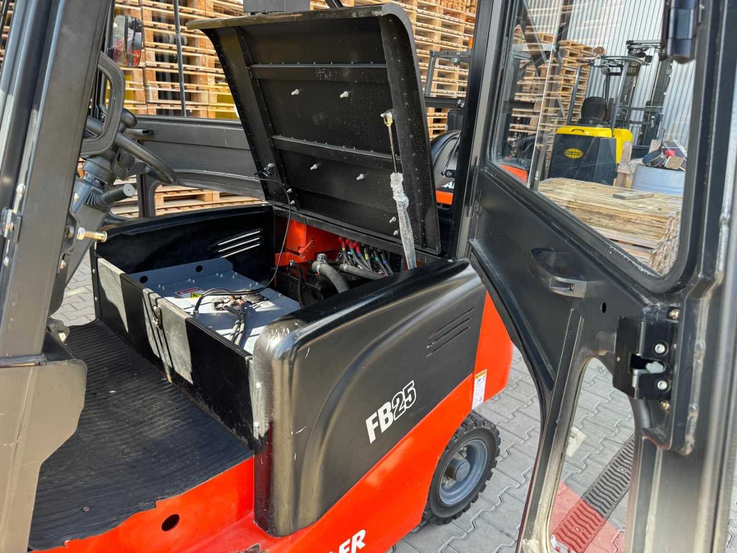 Used Forklift Other TIDER FB25 // Lithium ion battery 4 ratų šakinis krautuvas (Image 21) Used Forklift Other TIDER FB25 // Lithium ion battery 4 ratų šakinis krautuvas (Image 21)
