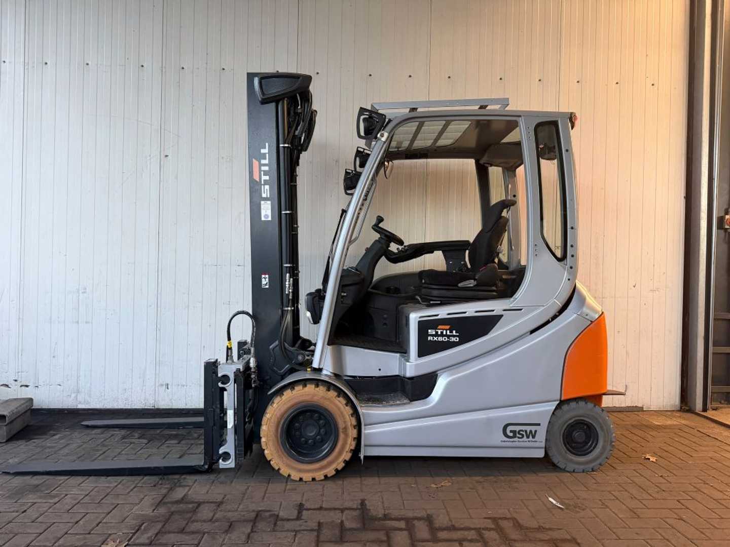 Used Forklift STILL RX60-30 4 ratų šakinis krautuvas (Image 2) Used Forklift STILL RX60-30 4 ratų šakinis krautuvas (Image 2)