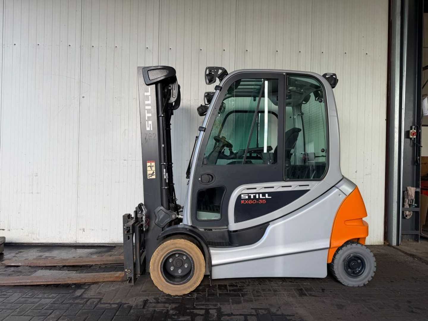 Used Forklift STILL RX60-35 4 ratų šakinis krautuvas (Image 2) Used Forklift STILL RX60-35 4 ratų šakinis krautuvas (Image 2)