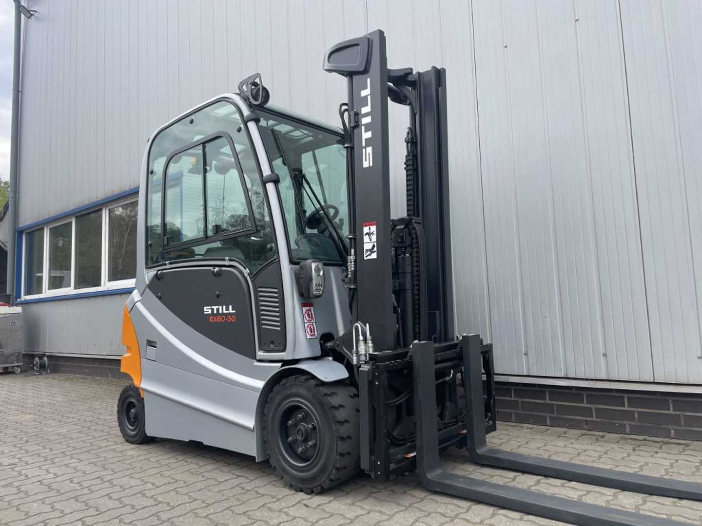 Used Forklift STILL RX60-30L 4 ratų šakinis krautuvas (Image 4) Used Forklift STILL RX60-30L 4 ratų šakinis krautuvas (Image 4)