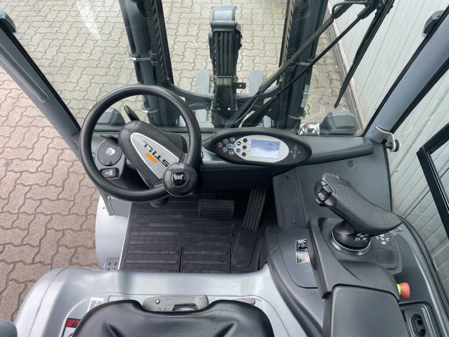 Used Forklift STILL RX60-30L 4 ratų šakinis krautuvas (Image 8) Used Forklift STILL RX60-30L 4 ratų šakinis krautuvas (Image 8)