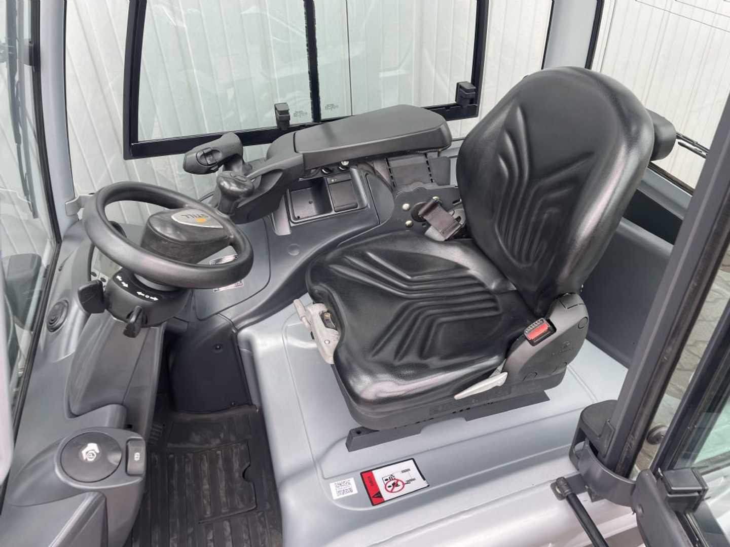 Used Forklift STILL RX60-30L 4 ratų šakinis krautuvas (Image 9) Used Forklift STILL RX60-30L 4 ratų šakinis krautuvas (Image 9)