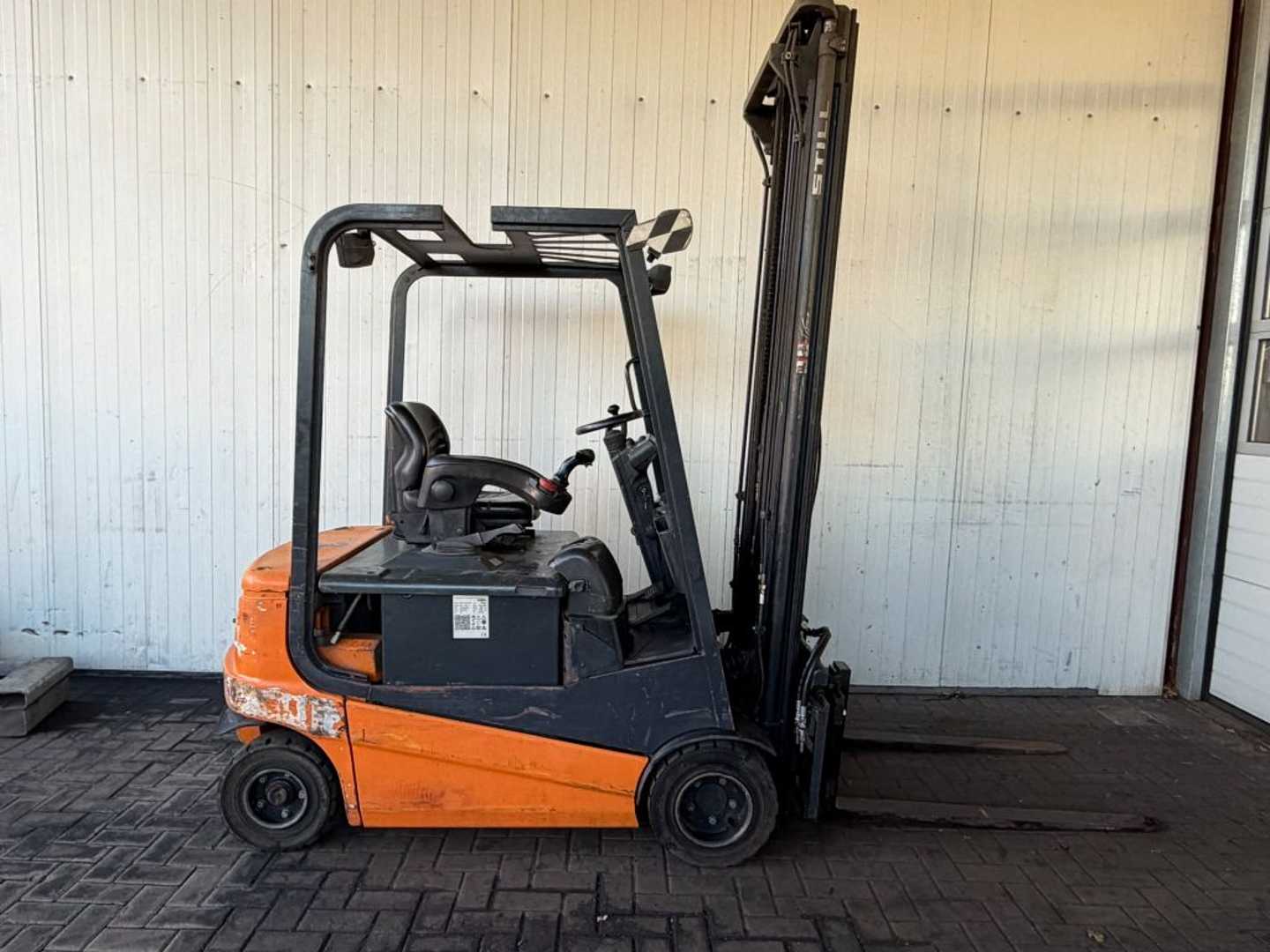 Used Forklift STILL RX60-20i 4 ratų šakinis krautuvas (Image 2) Used Forklift STILL RX60-20i 4 ratų šakinis krautuvas (Image 2)