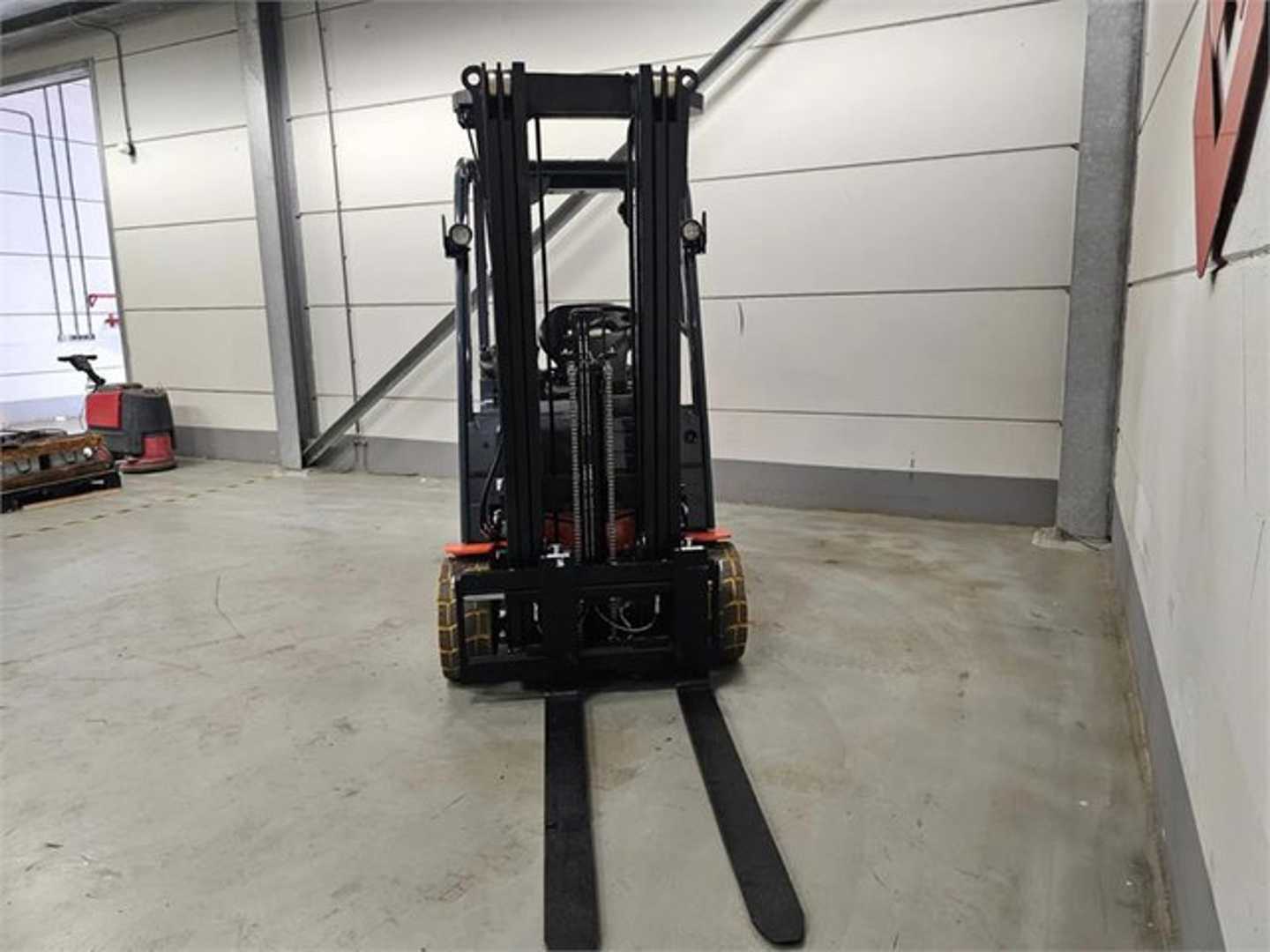 Used Forklift Toyota 8FBE20T 4 ratų šakinis krautuvas (Image 5)