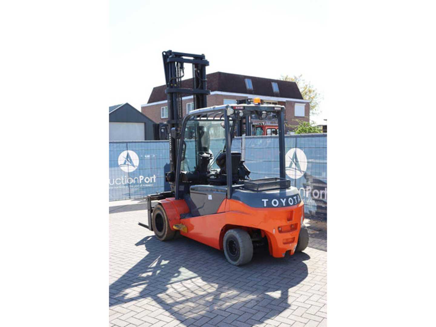 Used Forklift Toyota 8FBMT50 4 ratų šakinis krautuvas (Image 4)