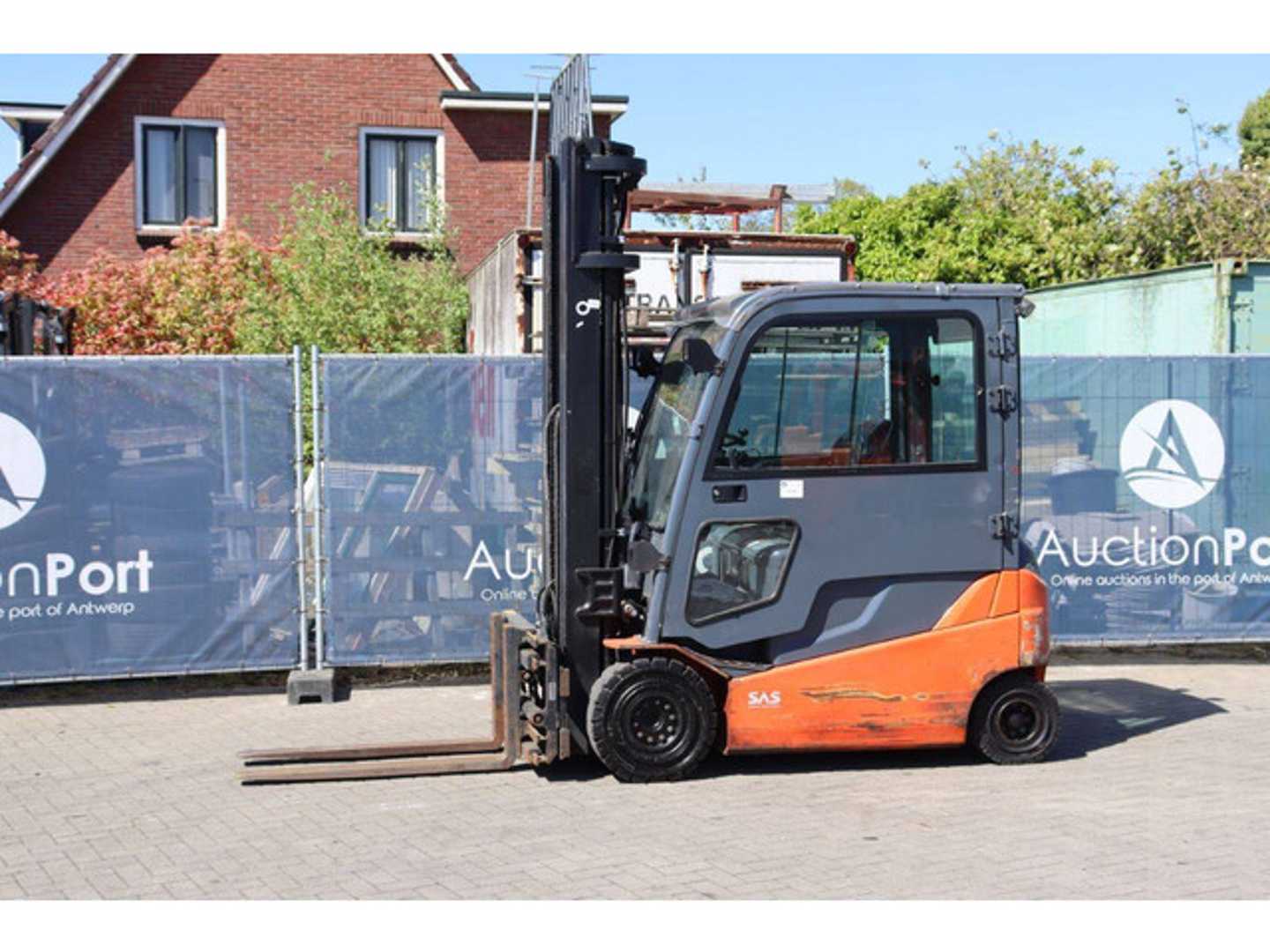 Used Forklift Toyota 8FBMT25 4 ratų šakinis krautuvas (Image 1)
