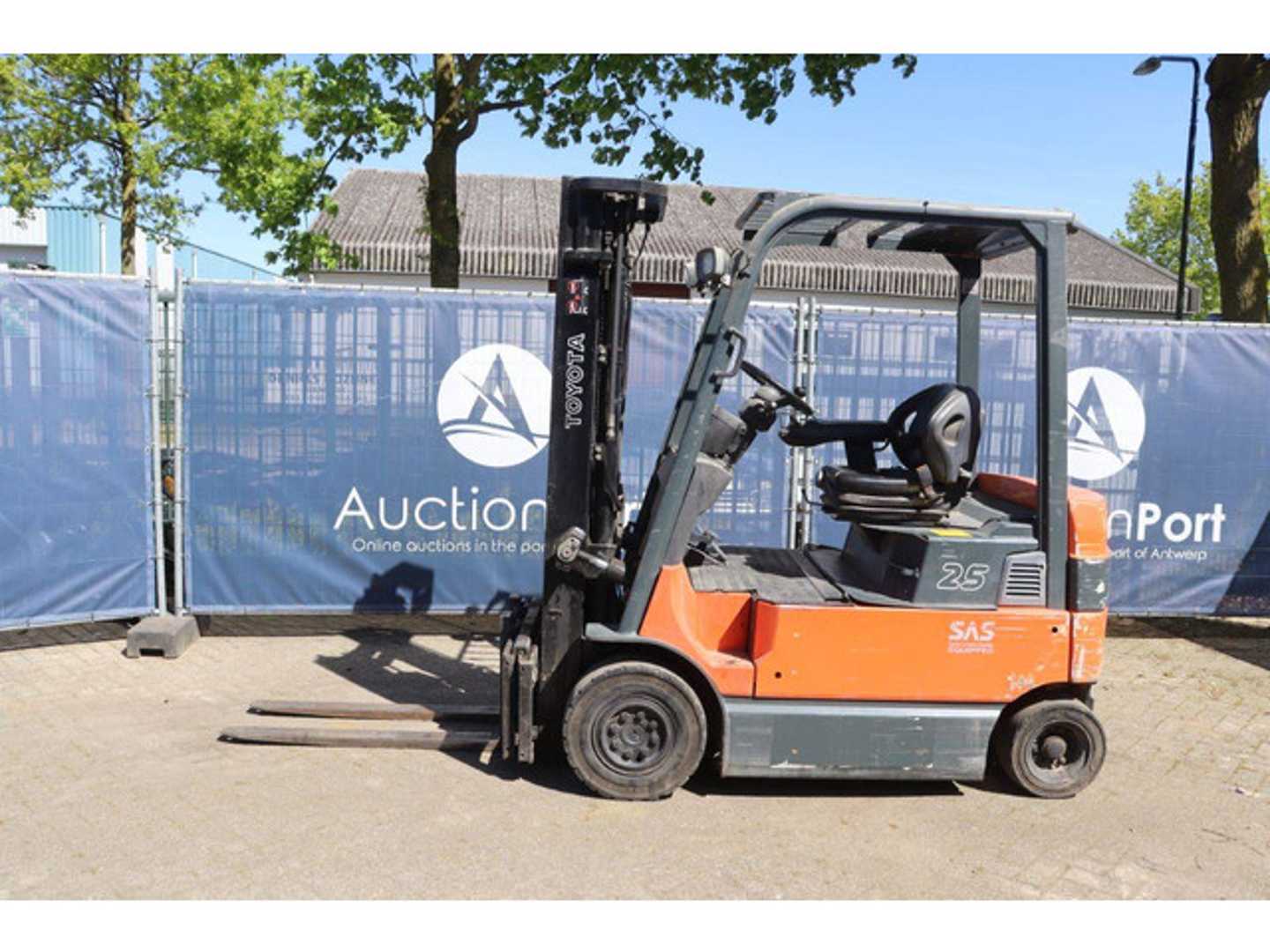Used Forklift Toyota 7FBMF25 4 ratų šakinis krautuvas (Image 2)