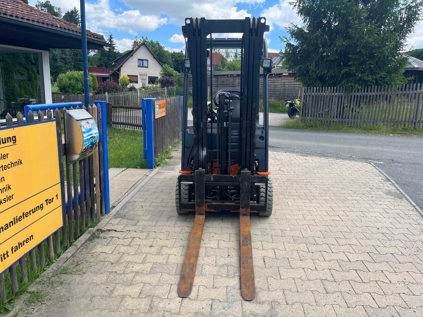 Used Forklift Toyota 8FBM16T 4 ratų šakinis krautuvas (Image 4) Used Forklift Toyota 8FBM16T 4 ratų šakinis krautuvas (Image 4)