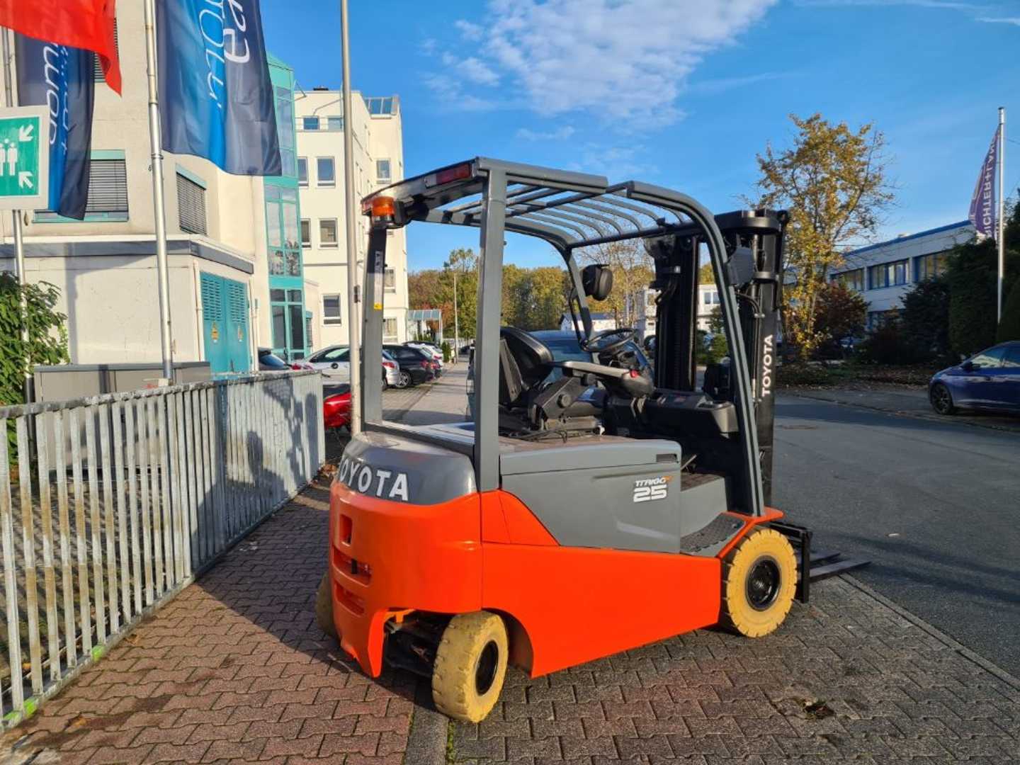 Used Forklift Toyota 8FBMT25 4 ratų šakinis krautuvas (Image 3)