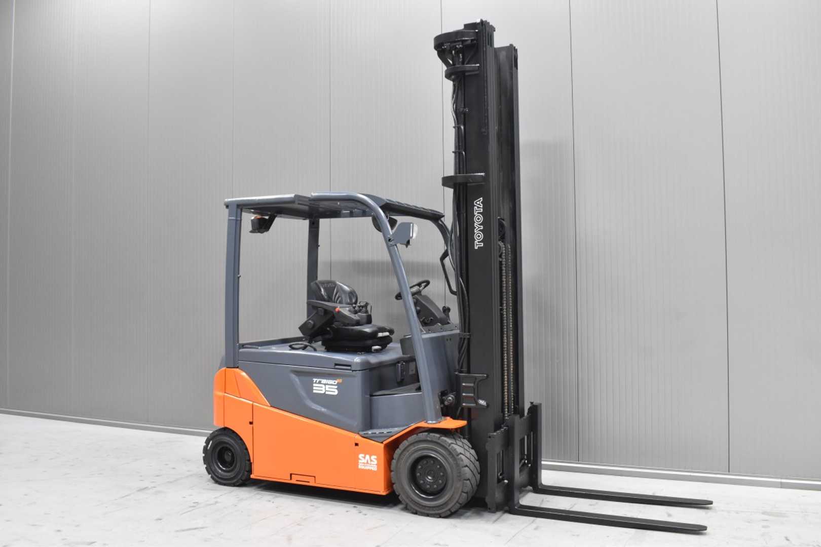 Used Forklift Toyota 8FBMT35 /57759/ 4 ratų šakinis krautuvas (Image 1)