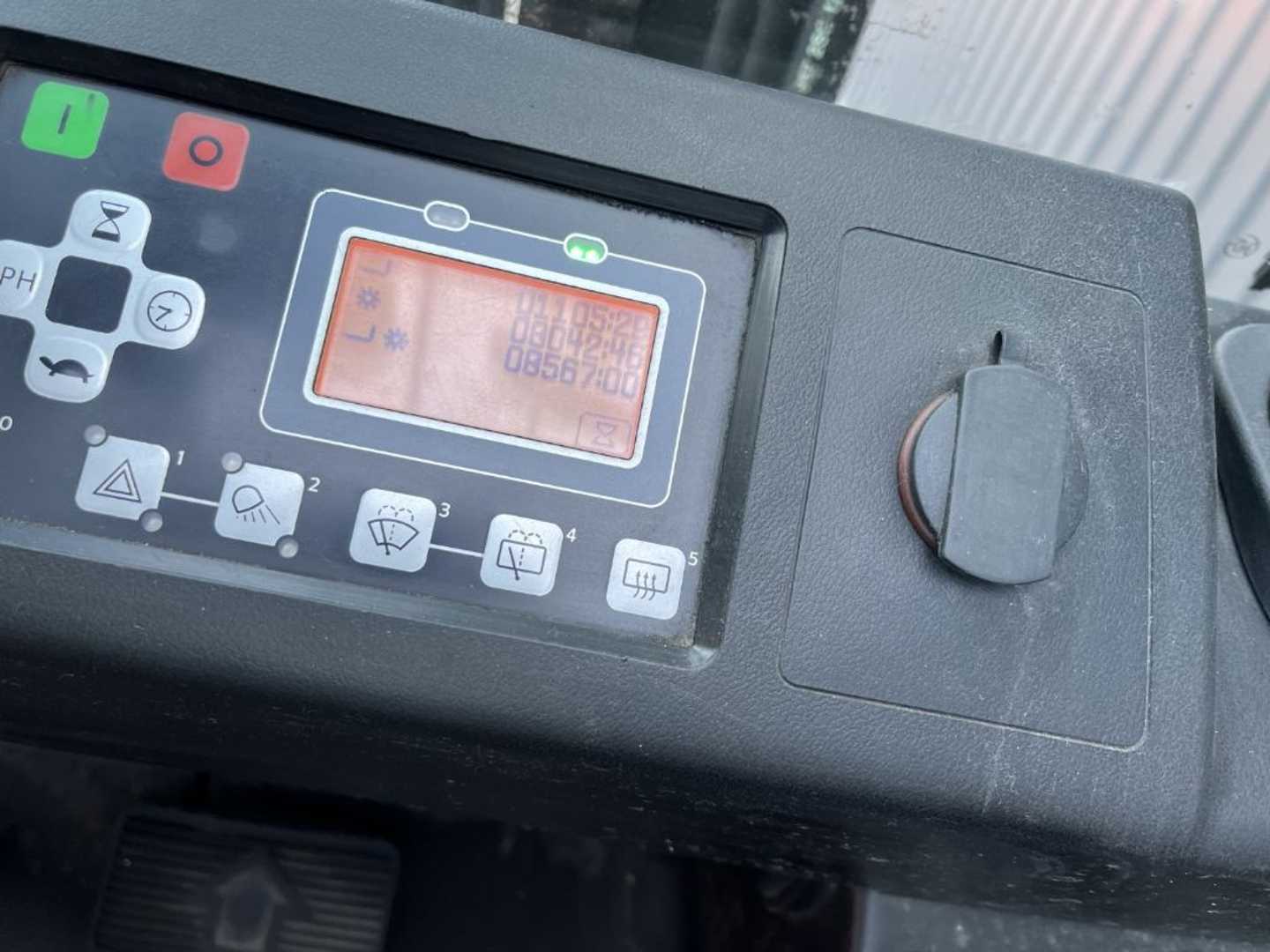 Used Forklift Toyota 8FBMT25 4 ratų šakinis krautuvas (Image 6) Used Forklift Toyota 8FBMT25 4 ratų šakinis krautuvas (Image 6)