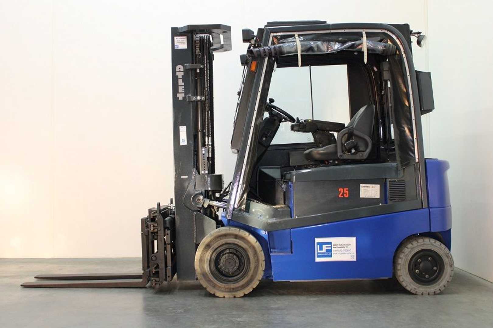 Used Forklift UniCarriers 1Q2L25T 4 ratų šakinis krautuvas (Image 1) Used Forklift UniCarriers 1Q2L25T 4 ratų šakinis krautuvas (Image 1)