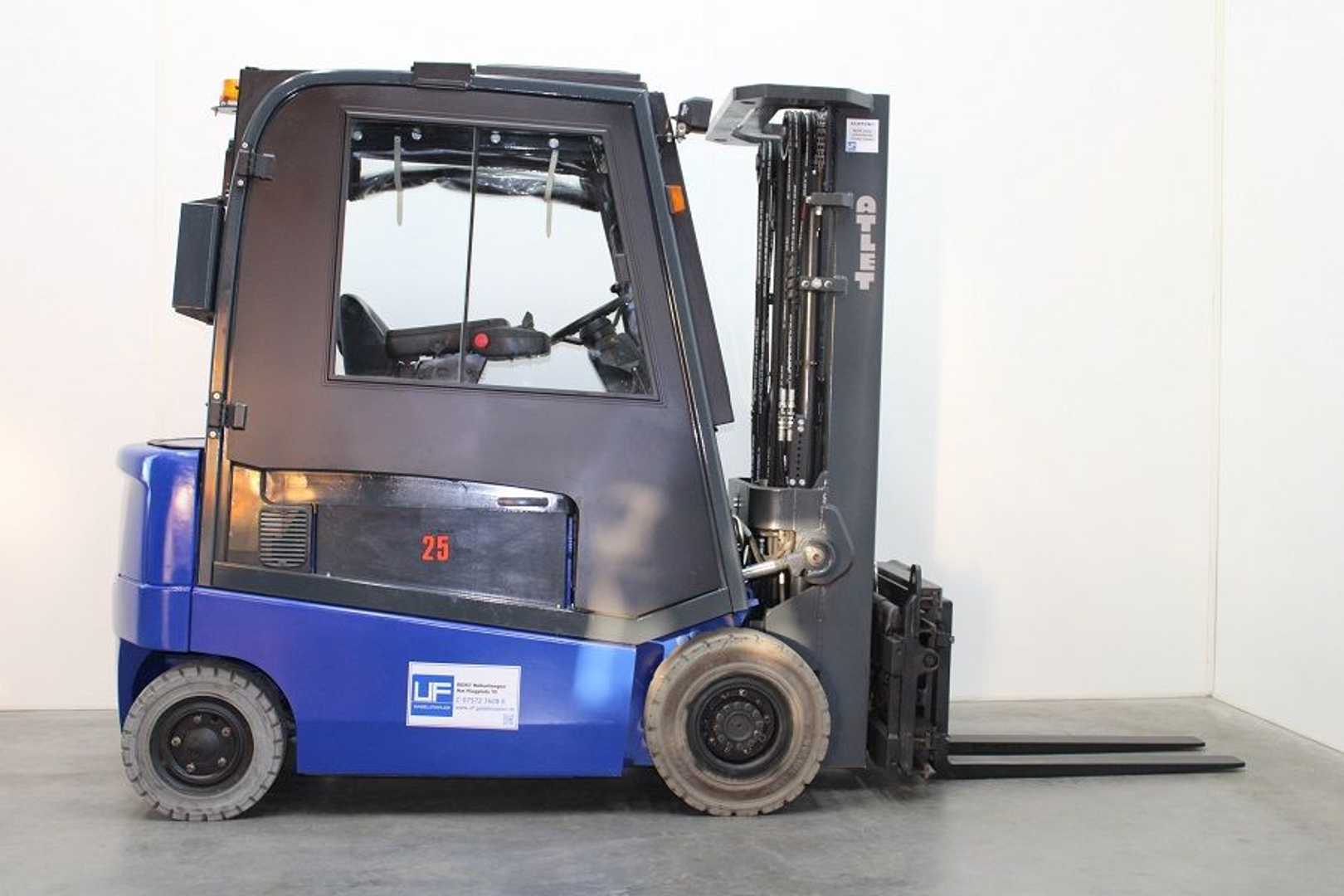 Used Forklift UniCarriers 1Q2L25T 4 ratų šakinis krautuvas (Image 6) Used Forklift UniCarriers 1Q2L25T 4 ratų šakinis krautuvas (Image 6)