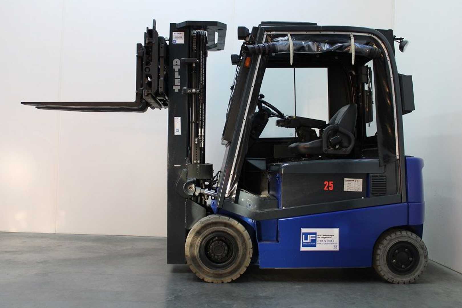Used Forklift UniCarriers 1Q2L25T 4 ratų šakinis krautuvas (Image 7) Used Forklift UniCarriers 1Q2L25T 4 ratų šakinis krautuvas (Image 7)