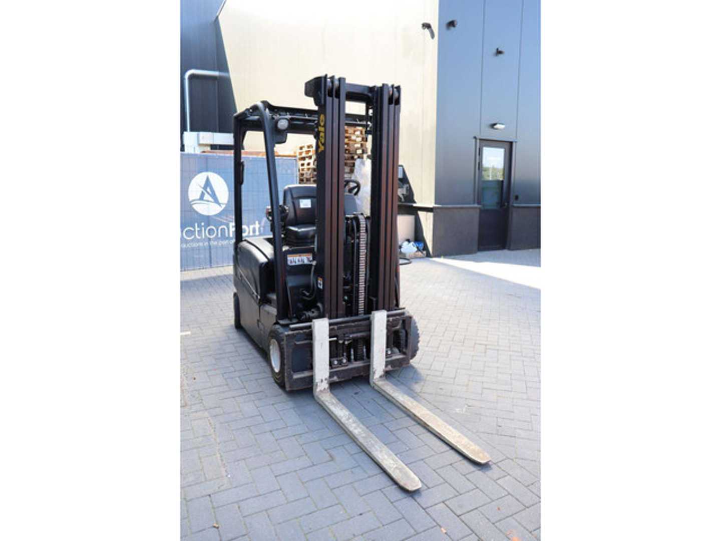 Used Forklift Yale ERP18VF E2130 4 ratų šakinis krautuvas (Image 7) Used Forklift Yale ERP18VF E2130 4 ratų šakinis krautuvas (Image 7)