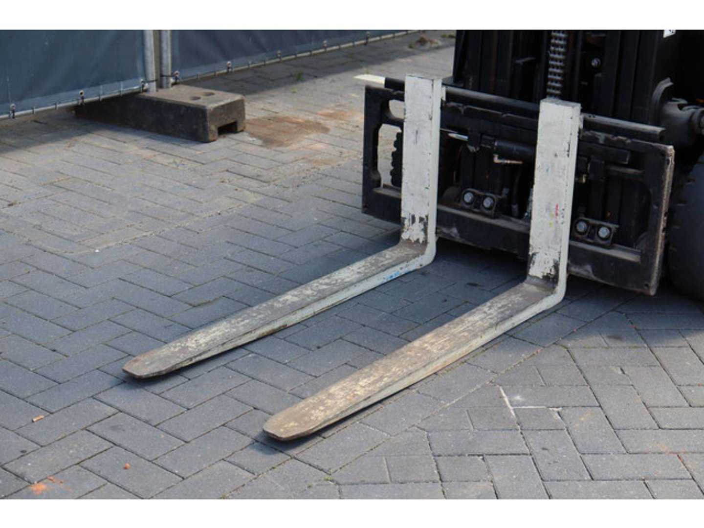 Used Forklift Yale ERP18VF E2130 4 ratų šakinis krautuvas (Image 10) Used Forklift Yale ERP18VF E2130 4 ratų šakinis krautuvas (Image 10)
