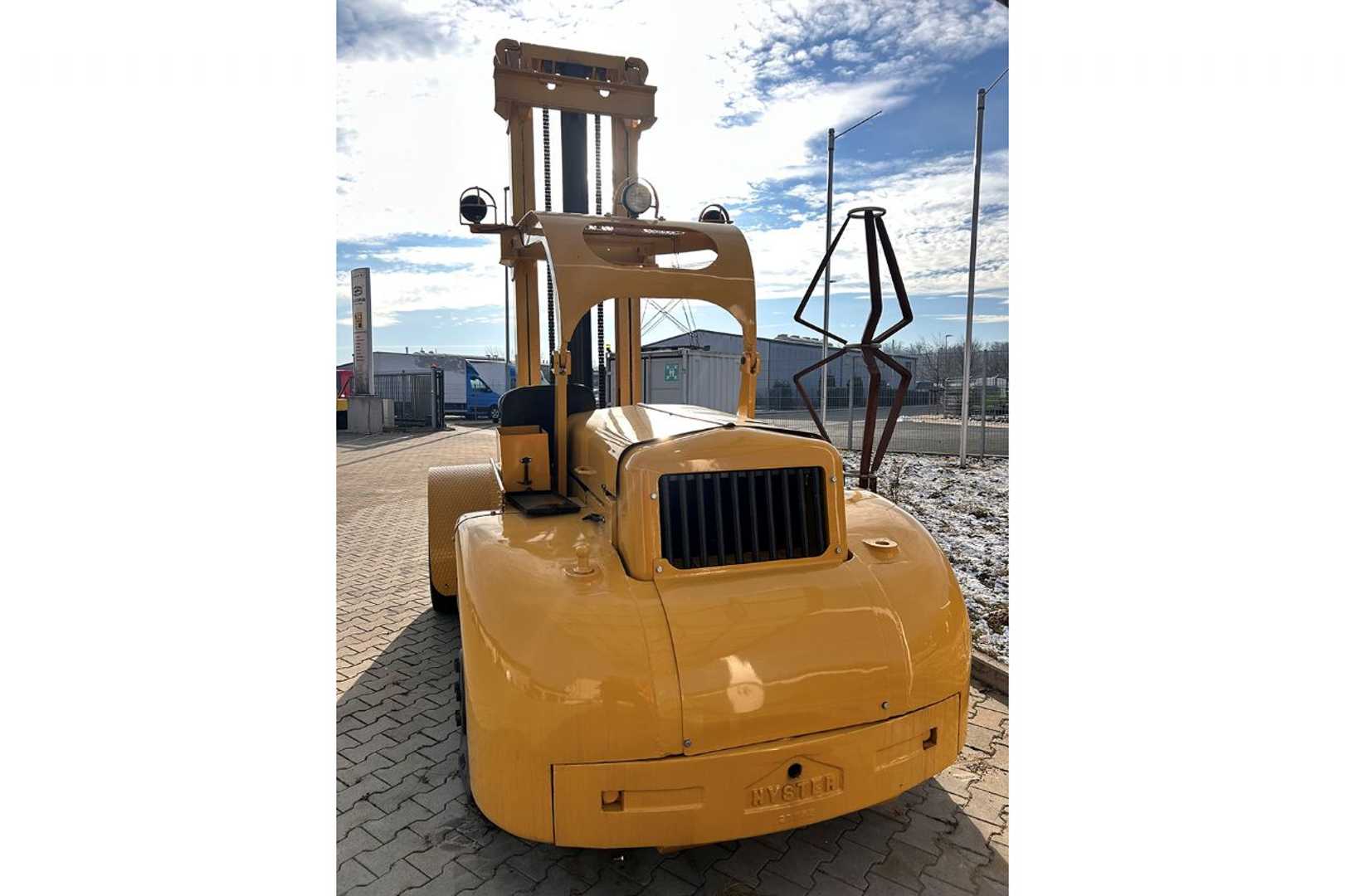 Used Forklift Hyster RT-150 4 ratų šakinis krautuvas (Image 4) Used Forklift Hyster RT-150 4 ratų šakinis krautuvas (Image 4)
