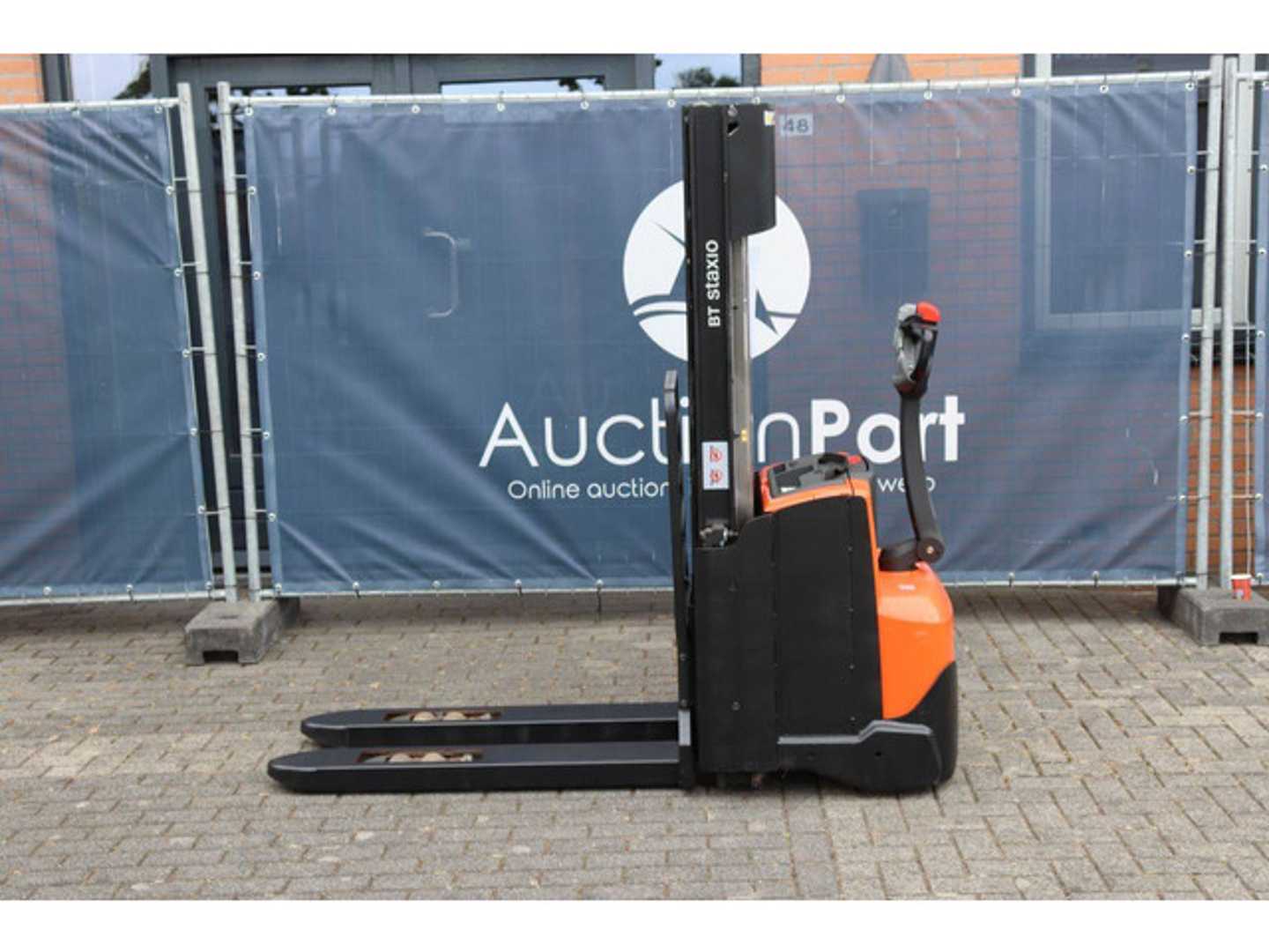 Used Forklift BT SWE140L Aukštas vežimėlis (rankinis / elektrinis kėlimas) (Image 2) Used Forklift BT SWE140L Aukštas vežimėlis (rankinis / elektrinis kėlimas) (Image 2)