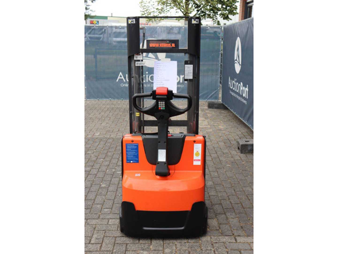 Used Forklift BT SWE140L Aukštas vežimėlis (rankinis / elektrinis kėlimas) (Image 5) Used Forklift BT SWE140L Aukštas vežimėlis (rankinis / elektrinis kėlimas) (Image 5)