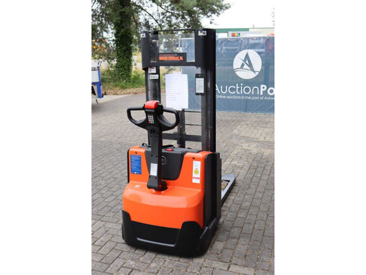 Used Forklift BT SWE140L Aukštas vežimėlis (rankinis / elektrinis kėlimas) (Image 6) Used Forklift BT SWE140L Aukštas vežimėlis (rankinis / elektrinis kėlimas) (Image 6)