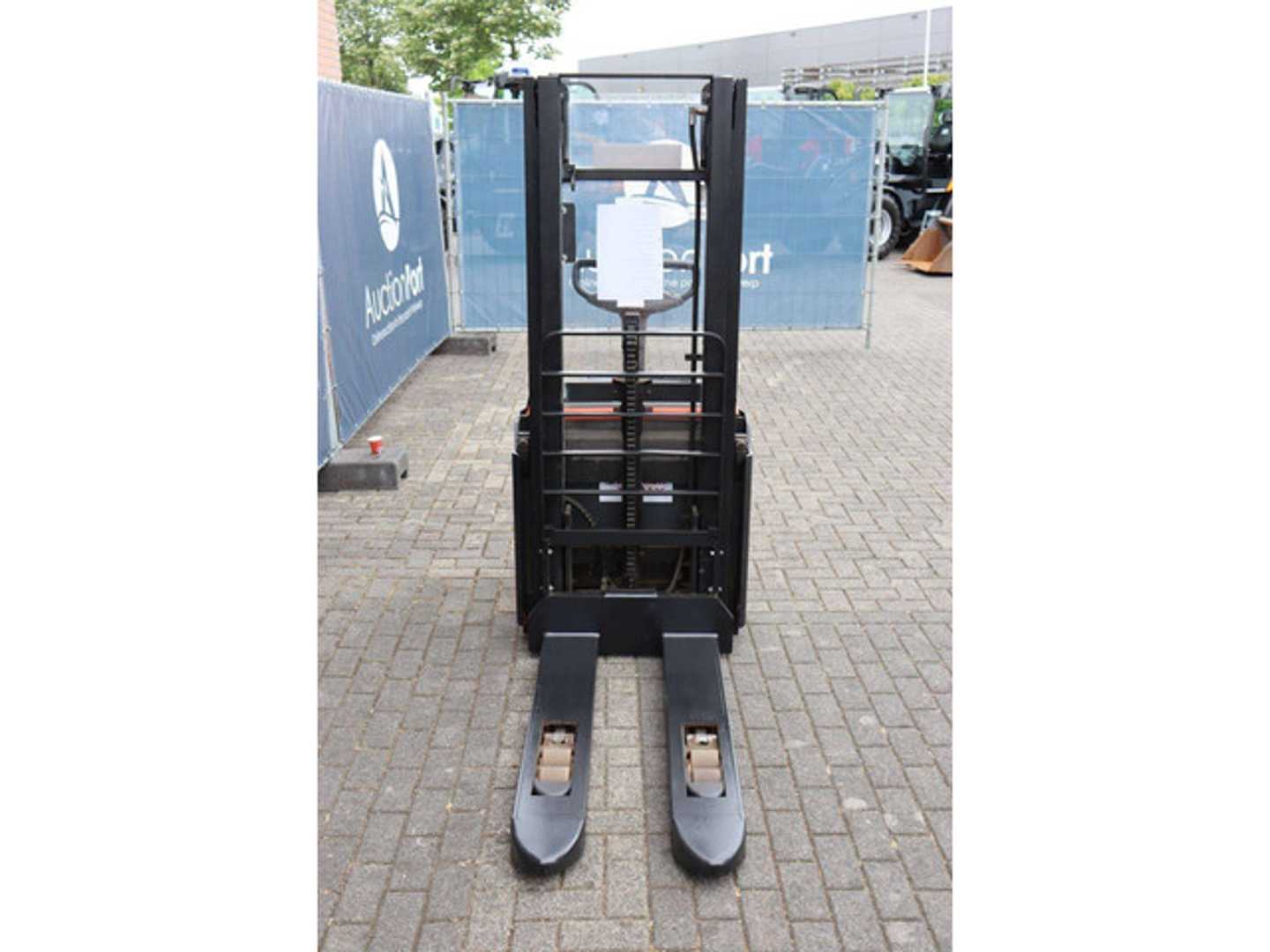 Used Forklift BT SWE140L Aukštas vežimėlis (rankinis / elektrinis kėlimas) (Image 8) Used Forklift BT SWE140L Aukštas vežimėlis (rankinis / elektrinis kėlimas) (Image 8)